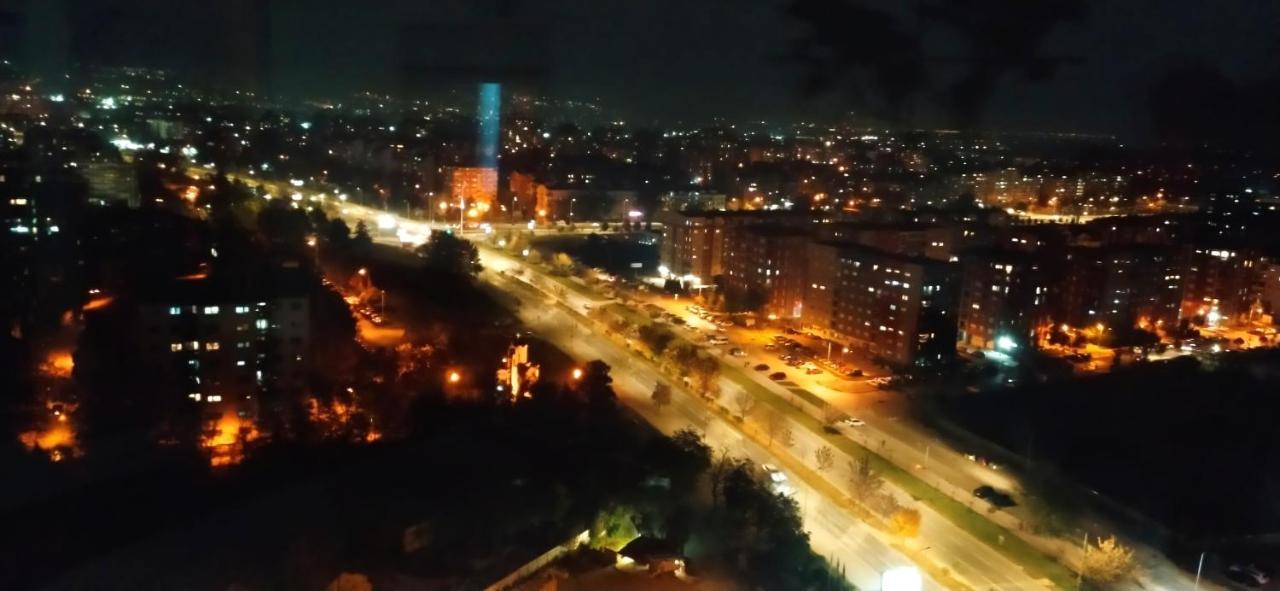 18Th & 16H Floor Secure Luxury Condos With Pool & Fitness Included In Price Üsküp Dış mekan fotoğraf
