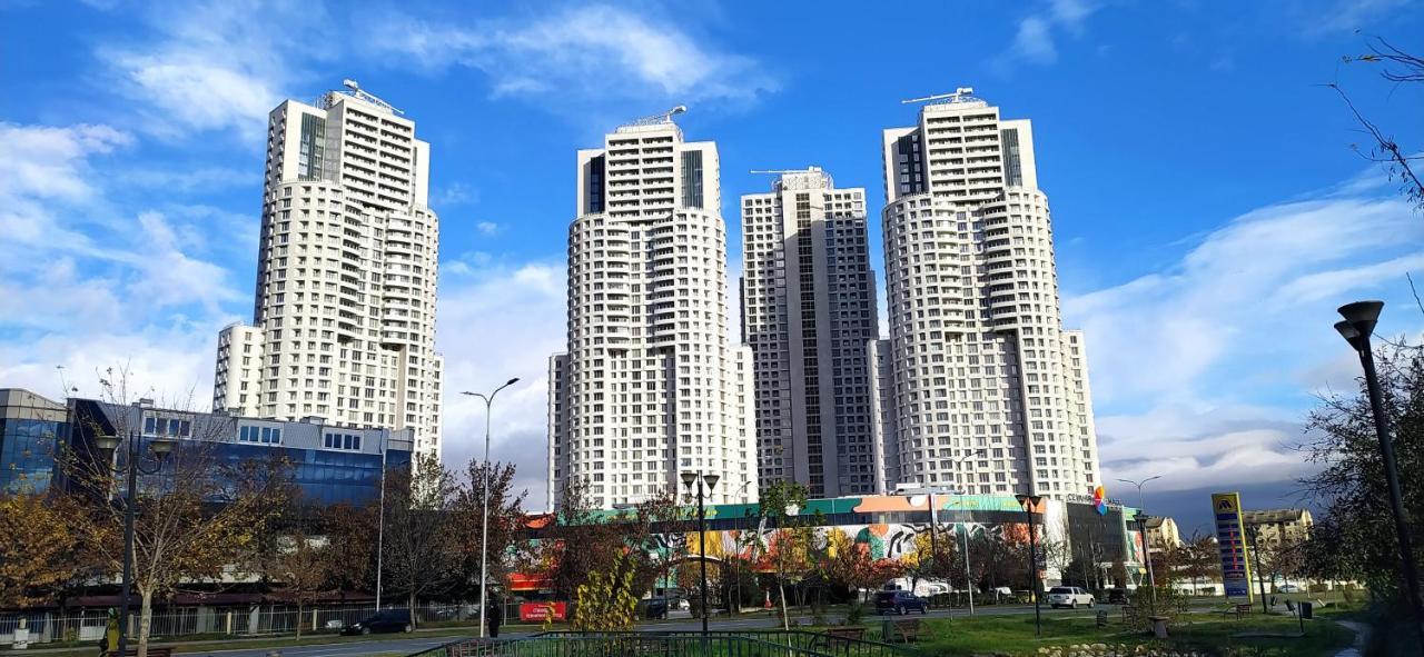 18Th & 16H Floor Secure Luxury Condos With Pool & Fitness Included In Price Üsküp Dış mekan fotoğraf