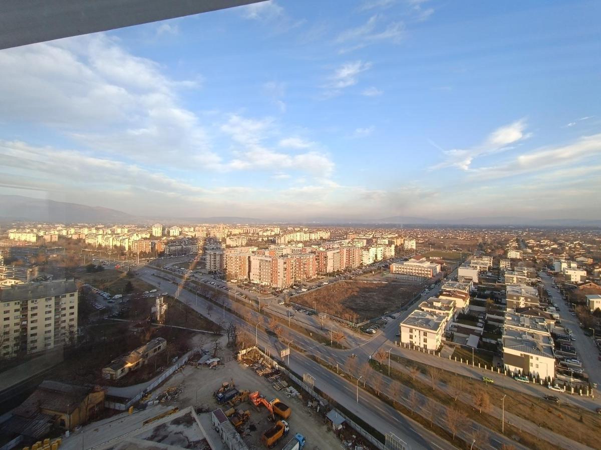 18Th & 16H Floor Secure Luxury Condos With Pool & Fitness Included In Price Üsküp Dış mekan fotoğraf