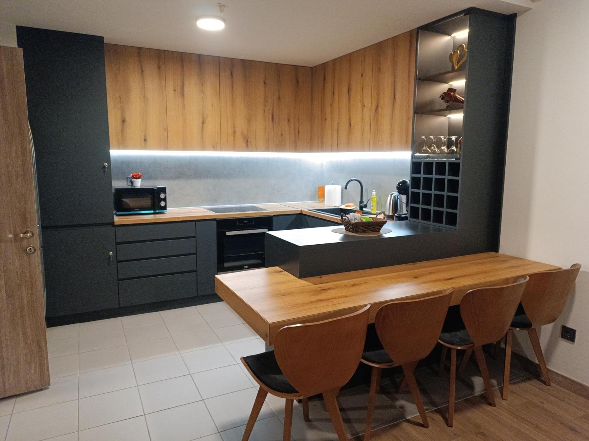 18Th & 16H Floor Secure Luxury Condos With Pool & Fitness Included In Price Üsküp Dış mekan fotoğraf