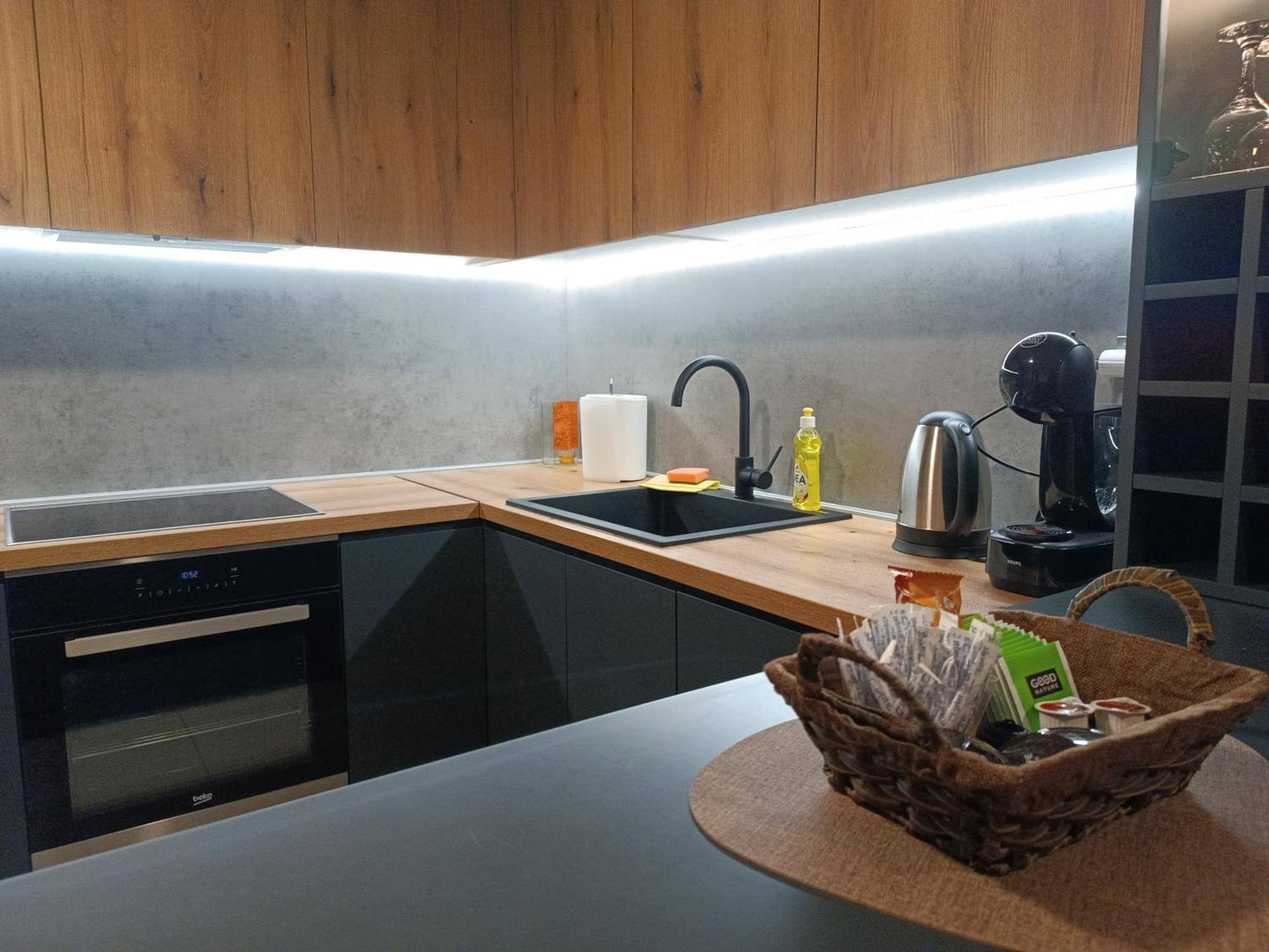 18Th & 16H Floor Secure Luxury Condos With Pool & Fitness Included In Price Üsküp Dış mekan fotoğraf