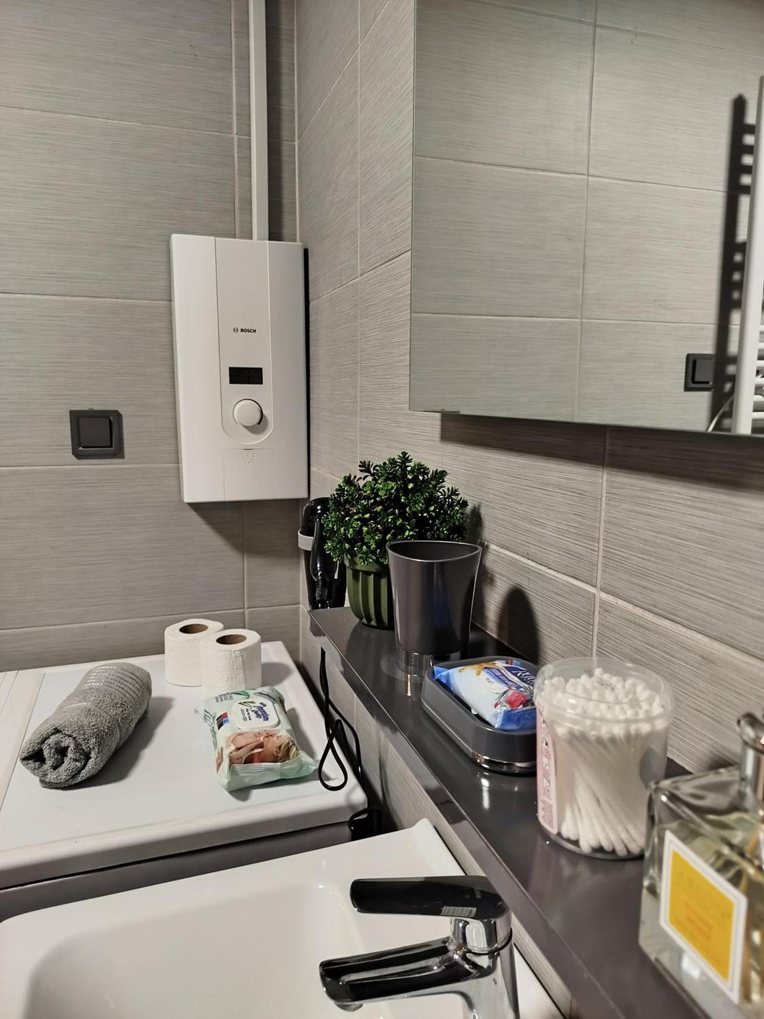 18Th & 16H Floor Secure Luxury Condos With Pool & Fitness Included In Price Üsküp Dış mekan fotoğraf