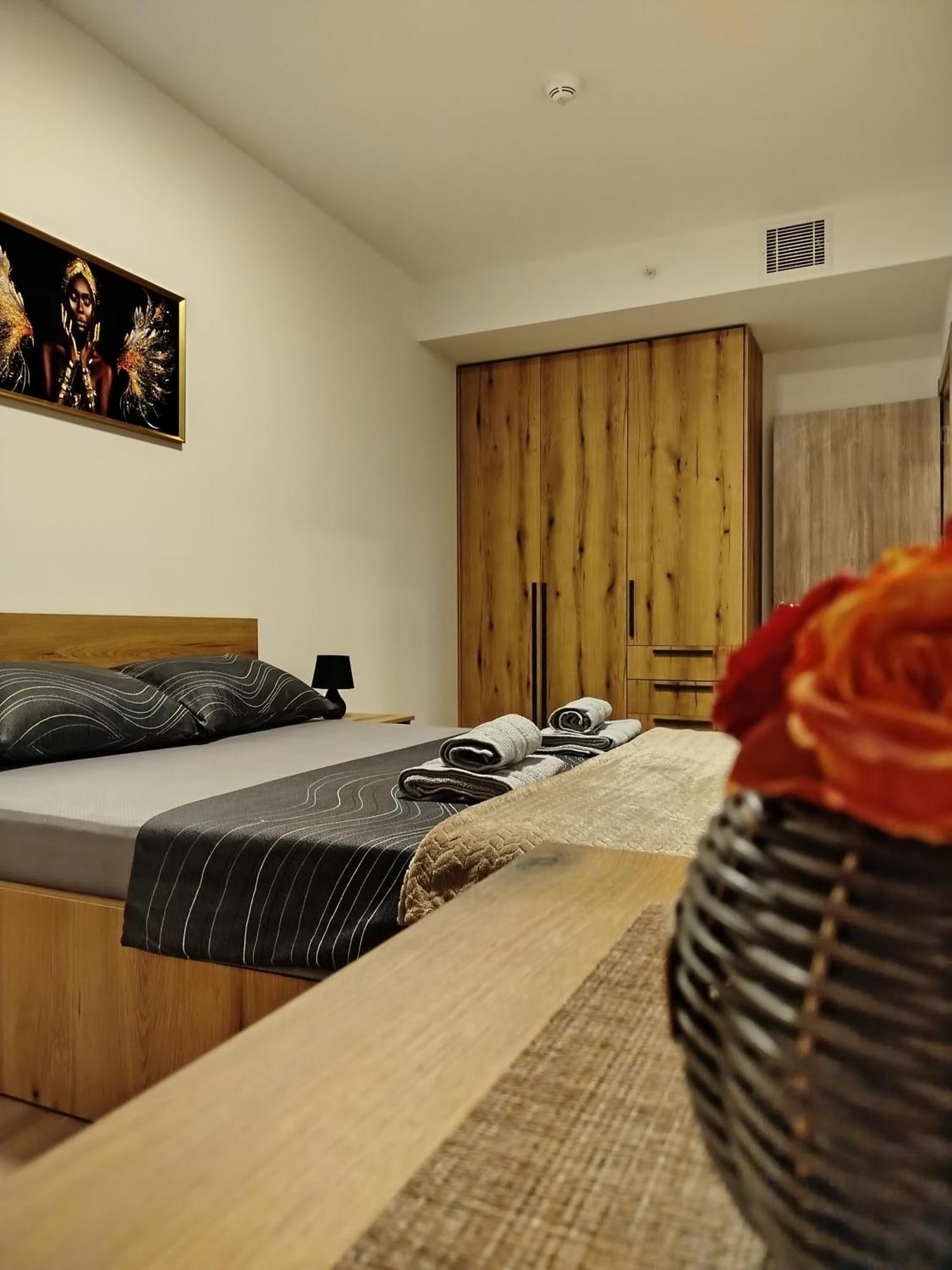 18Th & 16H Floor Secure Luxury Condos With Pool & Fitness Included In Price Üsküp Dış mekan fotoğraf