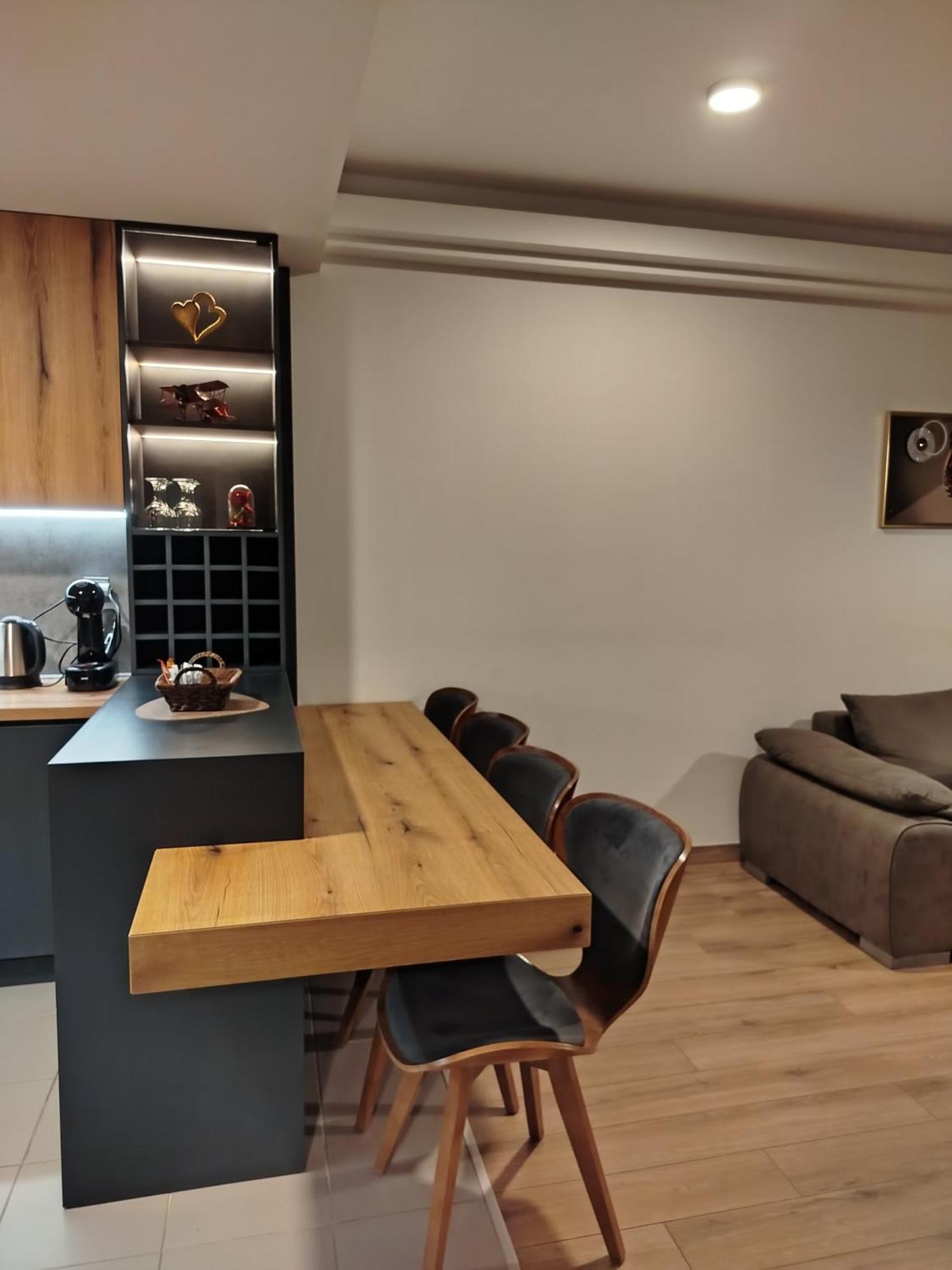 18Th & 16H Floor Secure Luxury Condos With Pool & Fitness Included In Price Üsküp Dış mekan fotoğraf