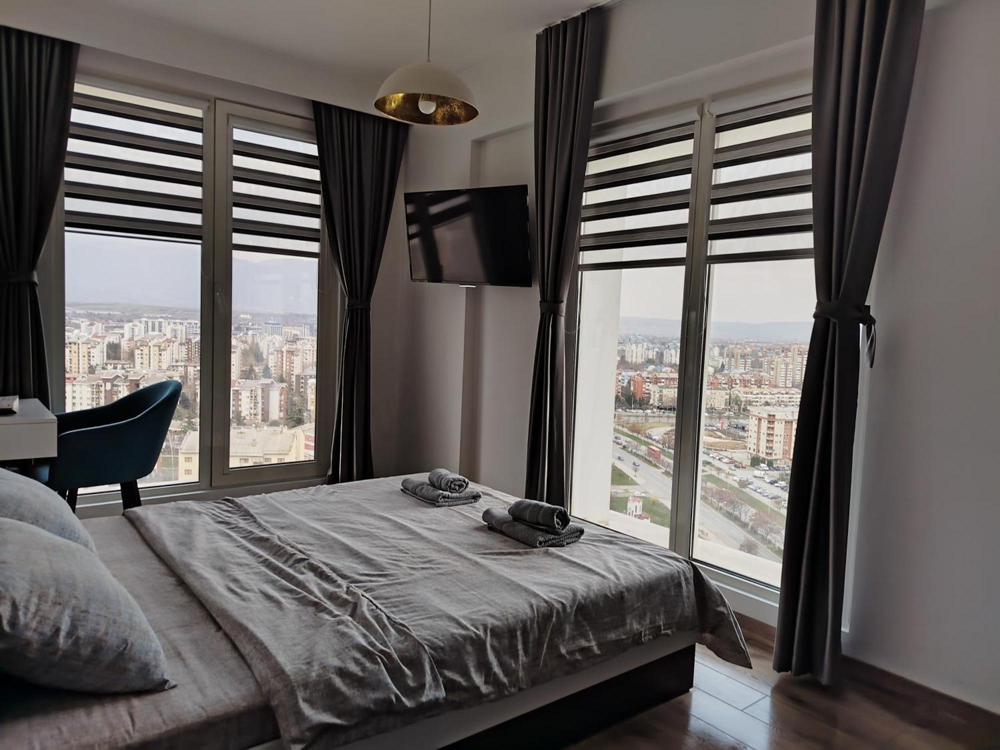 18Th & 16H Floor Secure Luxury Condos With Pool & Fitness Included In Price Üsküp Dış mekan fotoğraf
