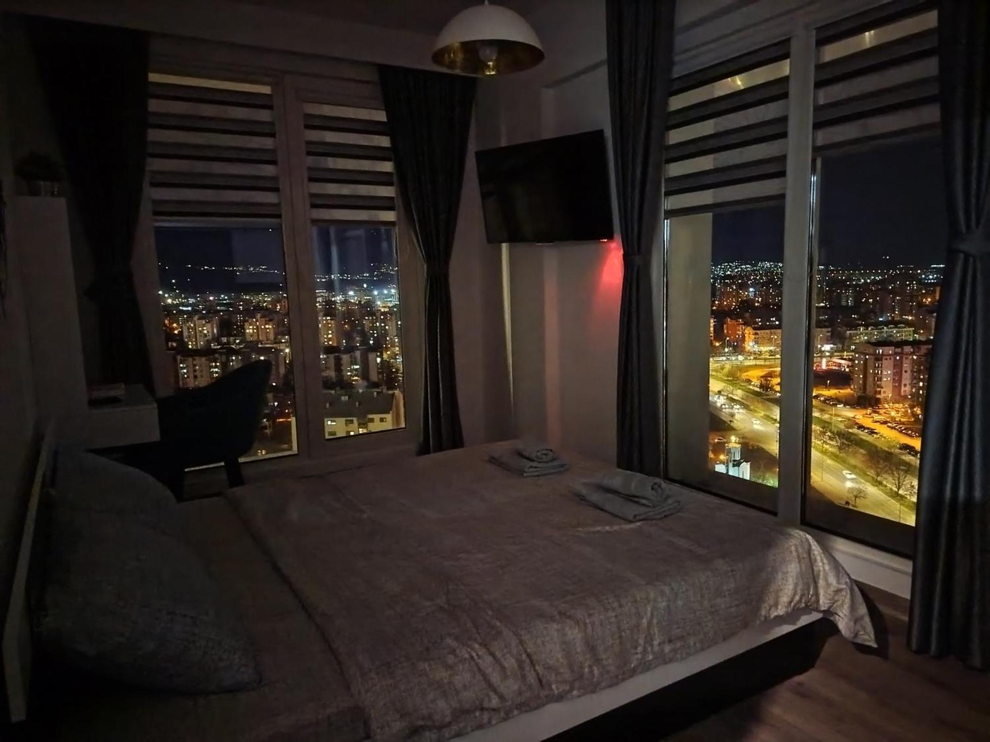 18Th & 16H Floor Secure Luxury Condos With Pool & Fitness Included In Price Üsküp Dış mekan fotoğraf